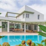 Villas de lujo en Menorca para tus vacaciones: privacidad, confort y mar azul en una sola estancia perfecta